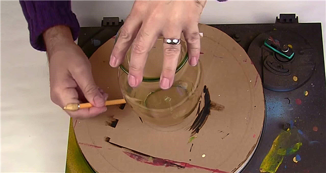 Hoe een perfect gestreepte vaas te schilderen zonder dat trillende handen in de weg zitten