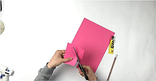 Jak si vyrobit nádherný DIY papírový květinový dárkový topper
