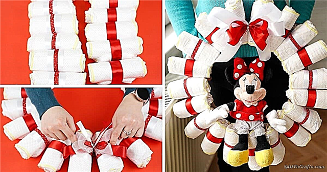 DIY Minnie Mouse Diaper Wreath Baby Gift